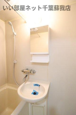 MKハイムの洗面所|明るい洗面所です
