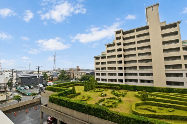 ジークレフ西宮武庫川館オリーブ館の展望|周辺にスーパー・コンビニがあり、生活施設が身近にそろった利便性の高い住環境です。