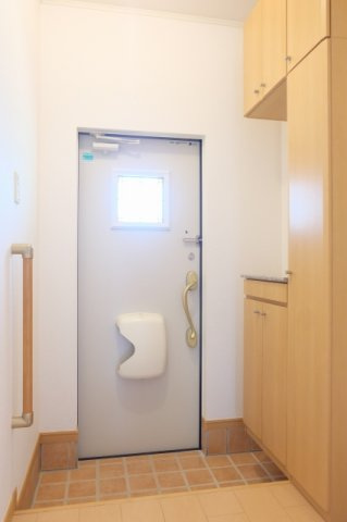 グランデイデアーレＣの玄関|きれいな玄関です