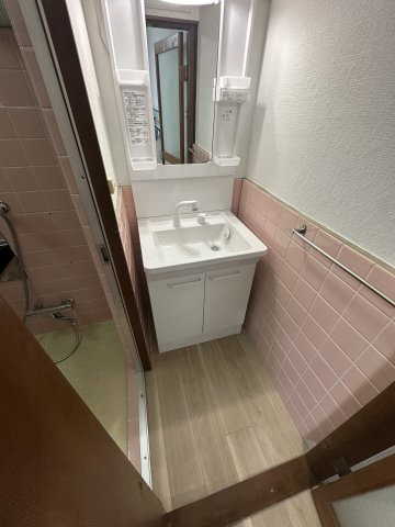 深草フケノ内町　貸家の洗面所