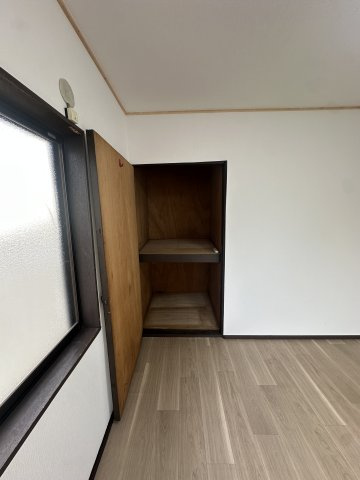 深草フケノ内町　貸家の収納|２F洋室　収納