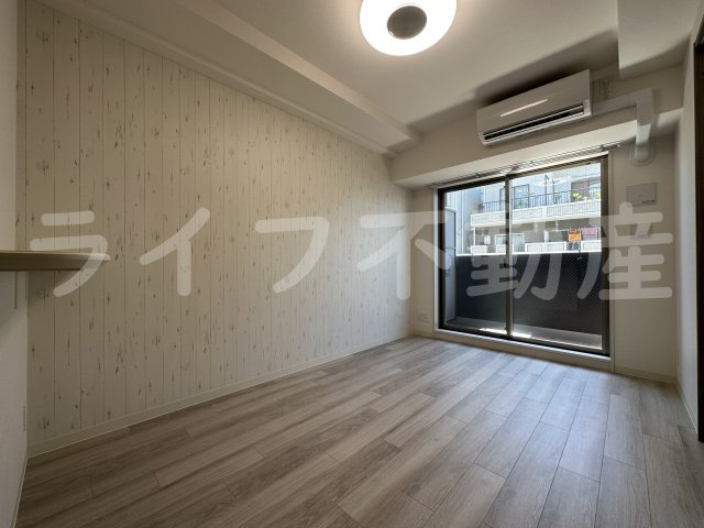 プレサンスOSAKA東中本エシデルの居間・リビング