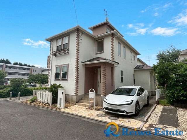 中古戸建　茅ヶ崎市みずき2丁目の外観|南側は遊歩道のため、東南の角地のような陽当りと開放感があります！！
