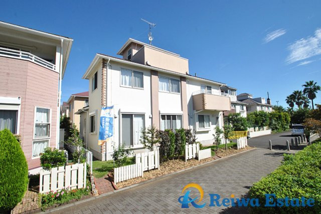 中古戸建　茅ヶ崎市みずき2丁目の玄関