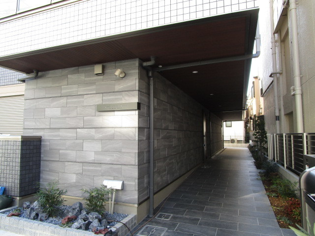 シェルクレール　松庵のエントランス