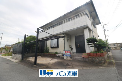 【外観】 | 山陽小野田市高栄1丁目 中古住宅／3LDK・2階建 | 明るい日差しが差し込む現地。お問合せお待ちしております。
※家財有り。現状渡しです。