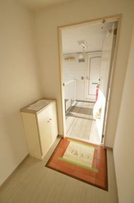【玄関】 | クレセント簗瀬A