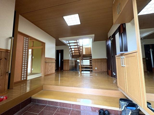 ときがわ町本郷 中古戸建の玄関