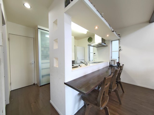 売中古戸建　静岡市葵区古庄４丁目のキッチン|日当たりのいい２階はプライベート性も高く、落ち着いて暮らせます。