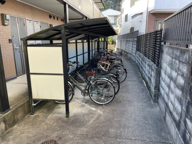 セジュール鴨土の駐車場