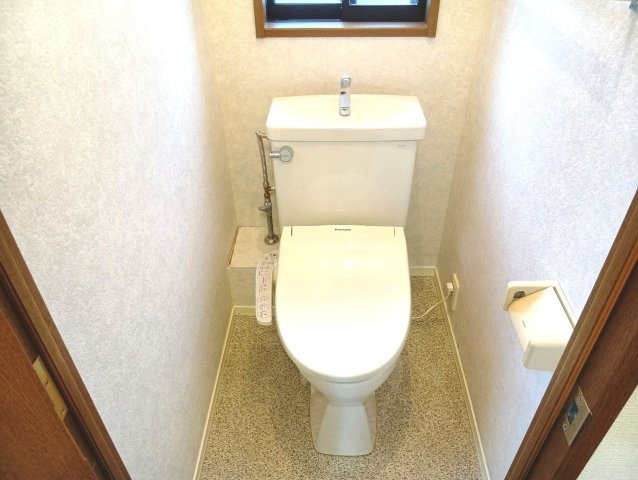 貸家(愛宕山90-168)のトイレ|トイレもきれいです