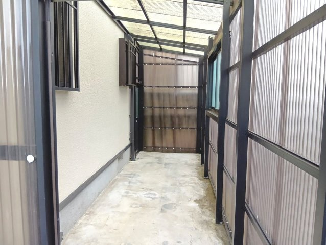 貸家(愛宕山90-168)のバルコニー