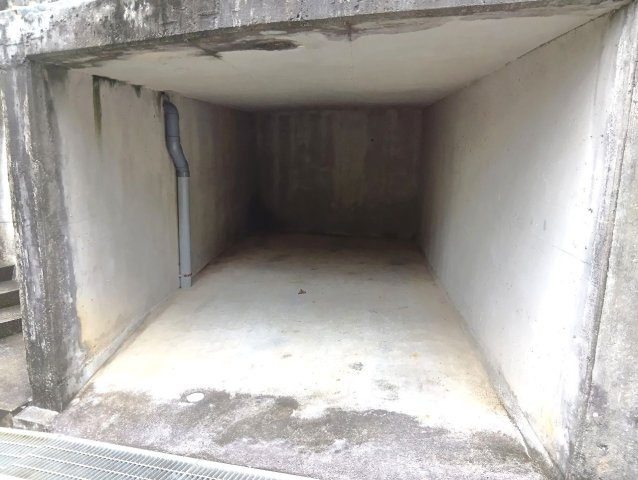 貸家(愛宕山90-168)の駐車場