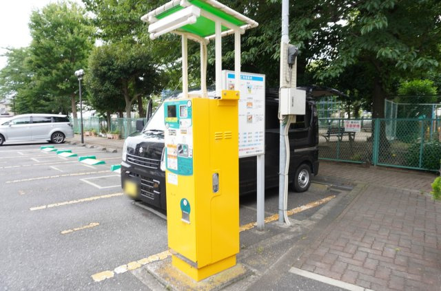 越谷スカイハイツA棟の周辺|来客用 駐車場
