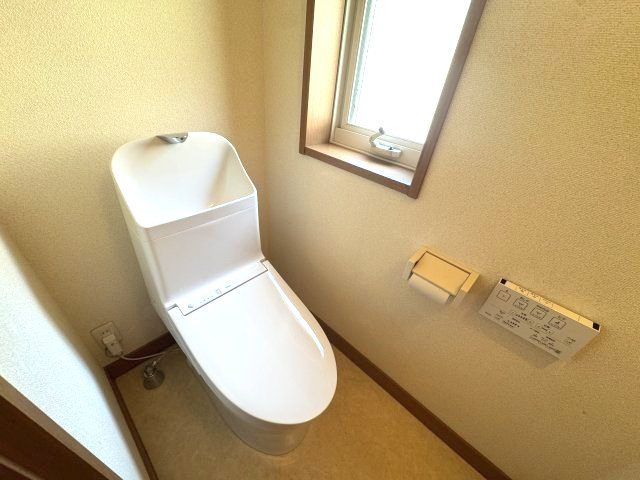 神戸市西区学園東町4丁目戸建のトイレ