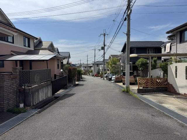 神戸市西区学園東町4丁目戸建の前面道路含む現地写真