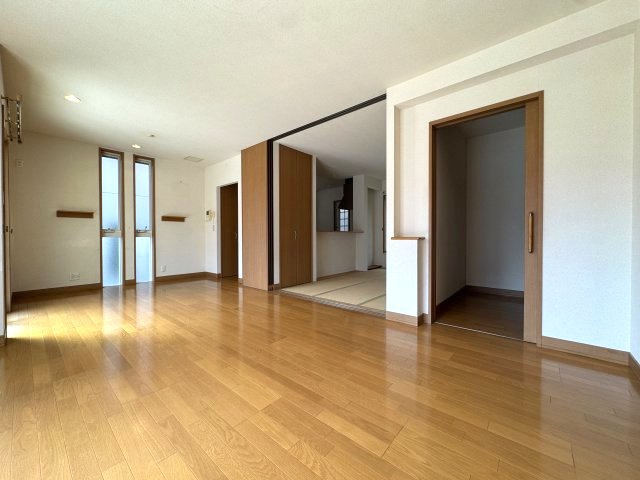 神戸市西区学園東町4丁目戸建の居間・リビング