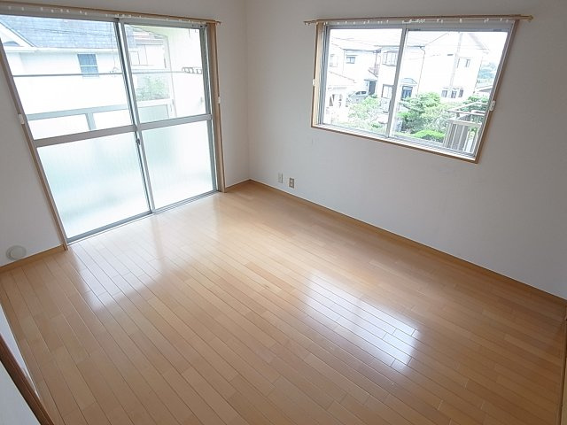 サンリッチ鈴蘭の設備|多採光人気の明るい角部屋