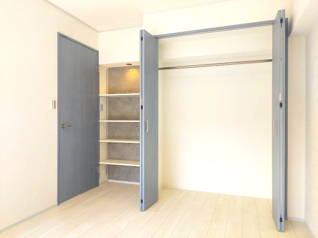 宝塚ビューハイツの洋室|西側洋室約5帖