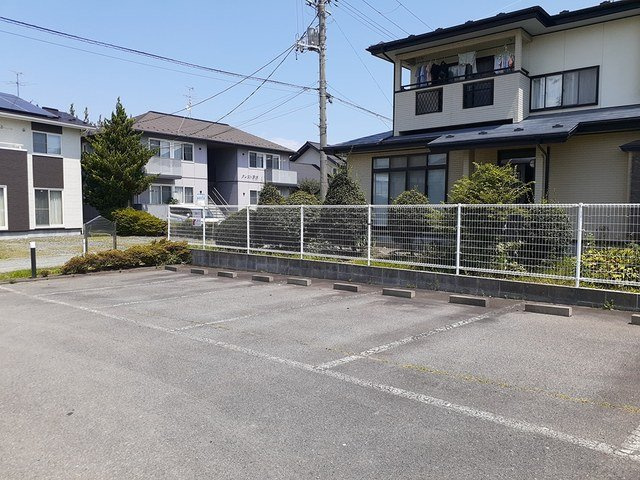 ニューシティ藤澤の駐車場