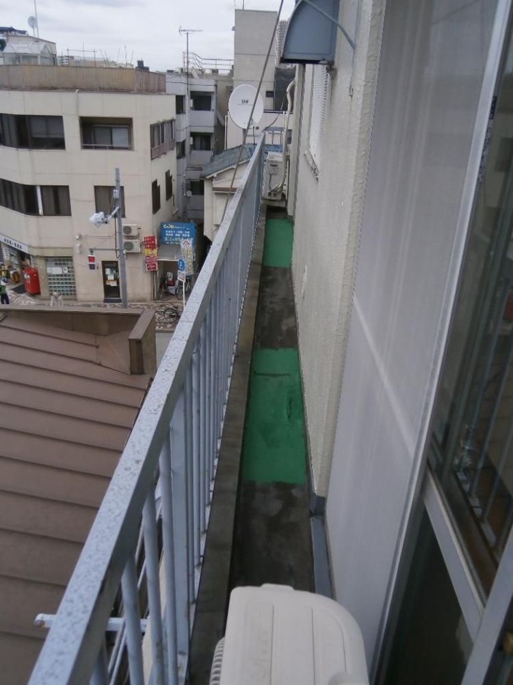 不二ビルのバルコニー