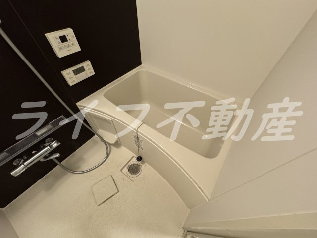 プレサンス玉造ザ・ライブの浴室|落ち着いた空間のお風呂です