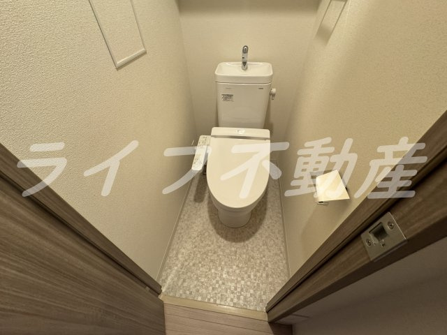 プレサンス玉造ザ・ライブのトイレ|落ち着いた色調のトイレです