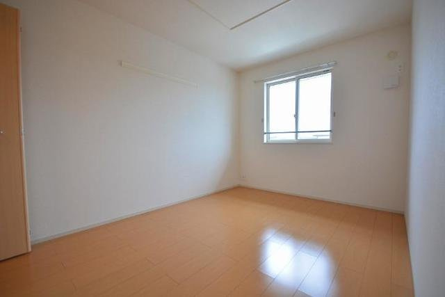エスペランサＢの洋室|明るい室内です