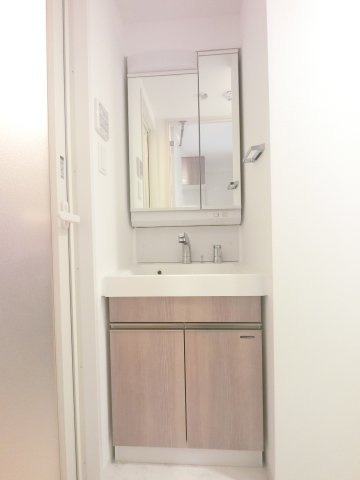 S-RESIDENCE行徳aile の独立洗面台