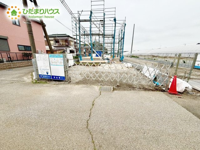 野田市木間ケ瀬2期　新築戸建　1号棟の前面道路含む現地写真