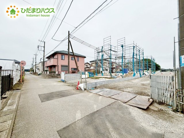 野田市木間ケ瀬2期　新築戸建　1号棟の前面道路含む現地写真