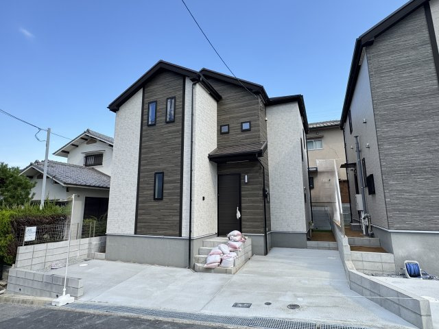 神戸市須磨区竜が台６丁目新築戸建B号棟の前面道路含む現地写真