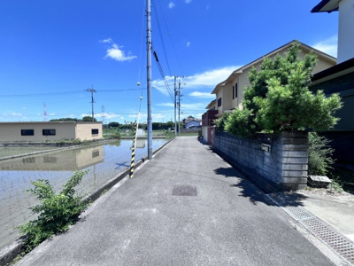 【前面道路含む現地写真】 | 高槻市東天川１丁目　中古戸建