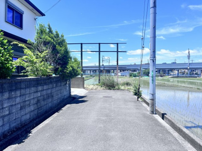 【前面道路含む現地写真】 | 高槻市東天川１丁目　中古戸建