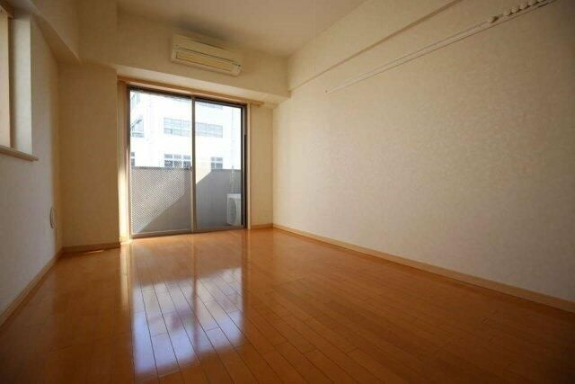 ティアラ大崎の洋室