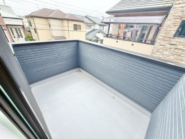 明石市藤が丘1丁目のバルコニー|バルコニー2ヶ所付きで、洗濯物や布団干しにも便利です！
