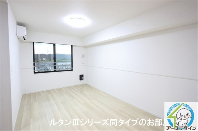 サンティエNAGAIの居間・リビング|※類似部屋