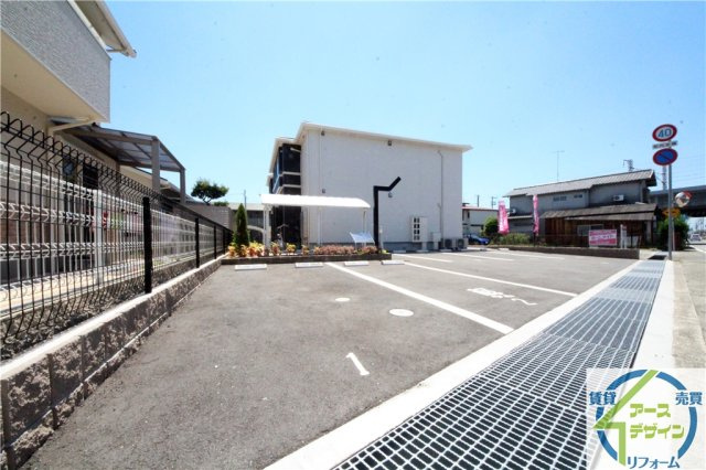 アルモ　ディモーラの駐車場