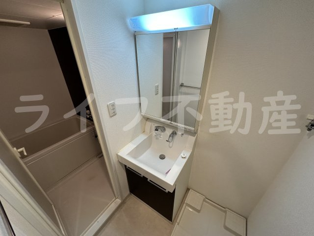 プロシード深江橋の独立洗面台|独立洗面台あり、毎朝おしゃれに忙しい女性の方におすすめです