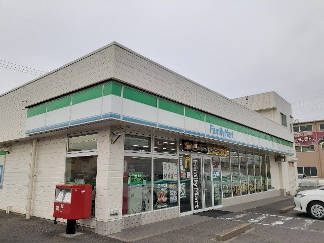 スカイタウンの周辺|ファミリーマートまで300m