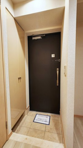 エスティメゾン浅草駒形の玄関