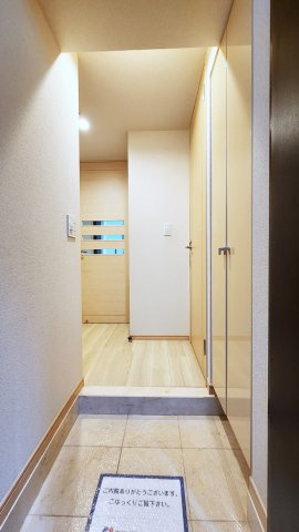 エスティメゾン浅草駒形の玄関