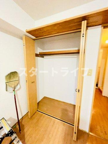 大阪市淀川区西中島６丁目の賃貸マンションの収納
