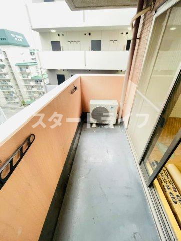 大阪市淀川区西中島６丁目の賃貸マンションのバルコニー