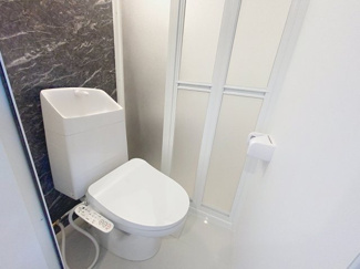 【トイレ】 | メゾンヨネダ | 同物件、別のお部屋の写真です。