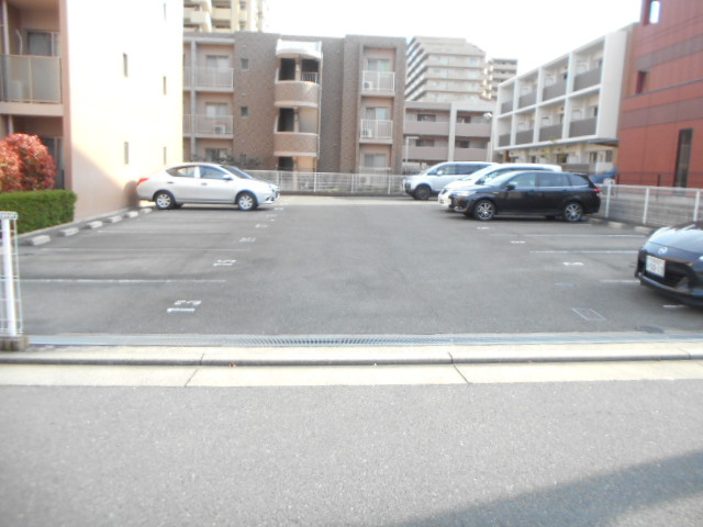 サンパティーク未来の駐車場