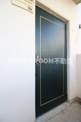 サンライズ若葉の玄関|収納もある玄関です