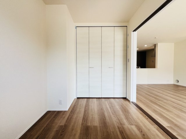 高浜市湯山町5丁目14-9『仲介手数料無料』新築一戸建て・建売の洋室