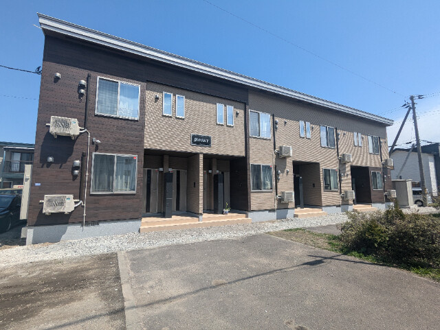 千歳市自由ケ丘３丁目のアパート