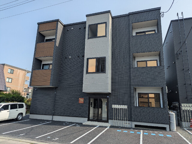 千歳市日の出３丁目のアパート